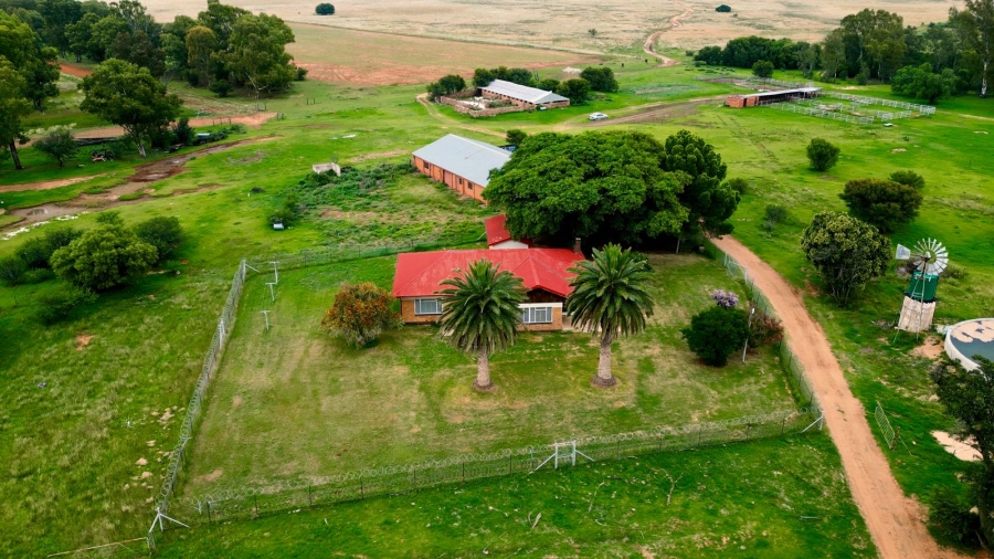 8 Bedroom Property for Sale in Bloemfontein Rural Free State